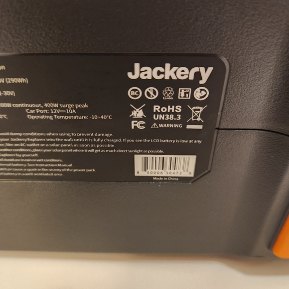 Jackery portable power station - Picture 3 of 3
